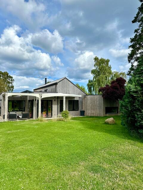 Unique and modern summerhouse, 100m from Beach.