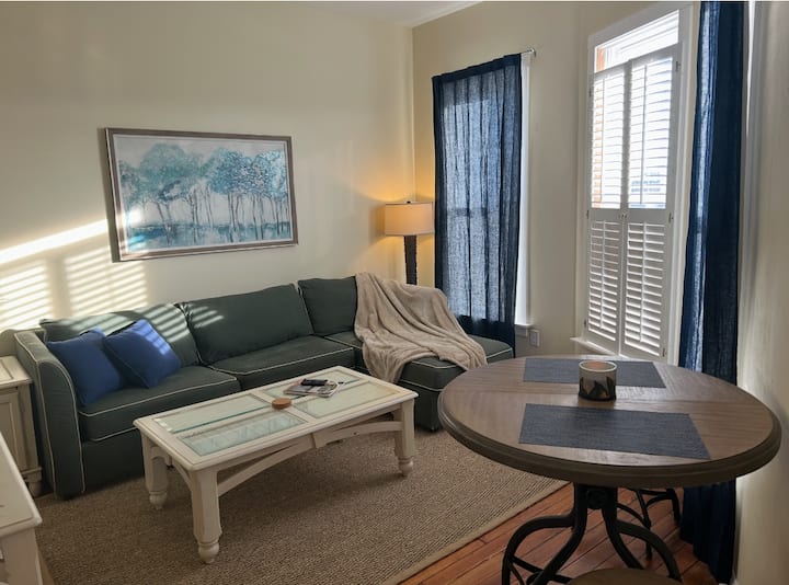Cozy Apartment Near The Lake, With Historic Charm - Lakeview, OH
