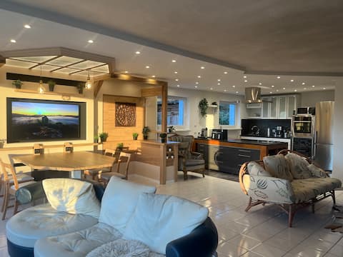 SUNRISE with large terrace and panoramic views