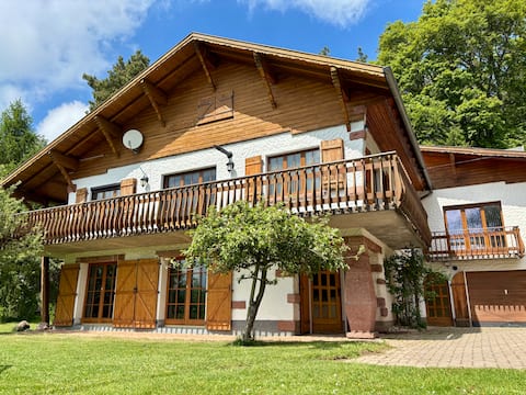 ‘Gîte du Cerf Blanc’ 250m2, 5 bedrooms, sleeps 14.