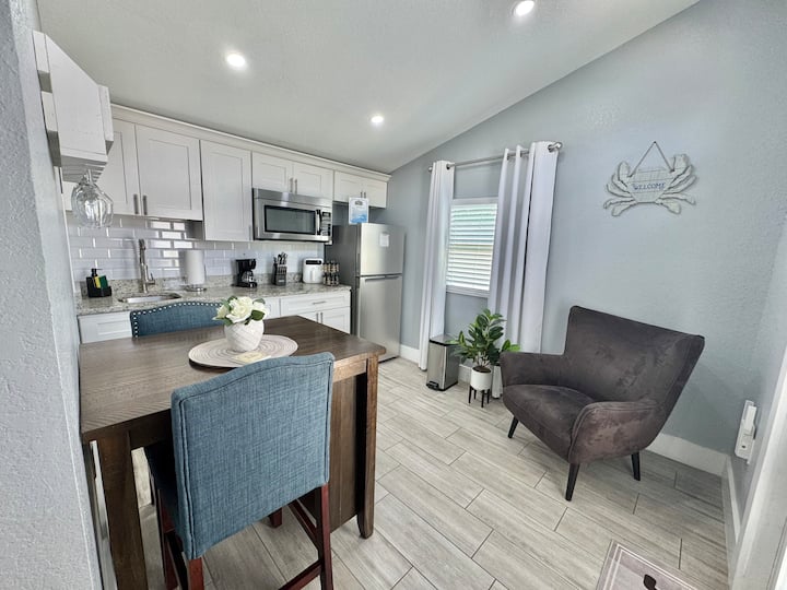 Wander Inn Tiny Home - Tampa, FL