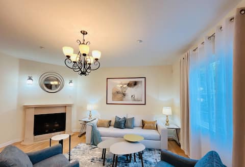 Modern townhouse - four bedrooms near Pasadena, LA