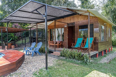 Popular Airbnb listing: Cabin with beautiful mountain views in Villeta