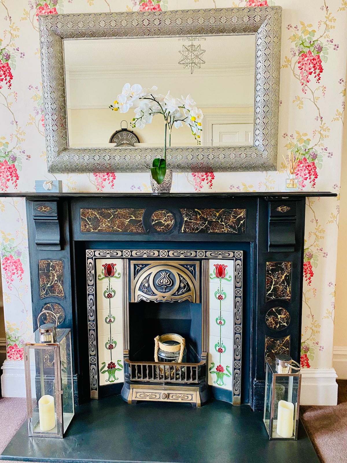 Successful Airbnb property: Ilfracombe-Sleeps 8 Seaviews Parking Garden & Pets in Ilfracombe