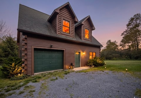 Fernwood | Secluded | Deep Creek & Wisp | Hot Tub