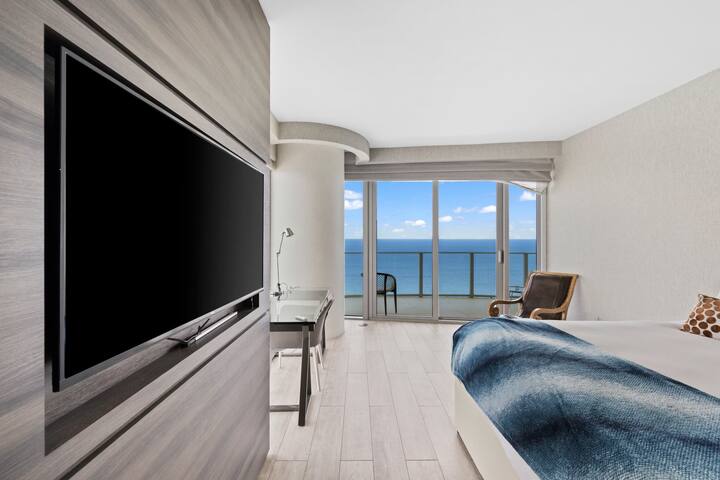 Mansion In The Sky – Wall to Wall Oceanfront! gallery image 2