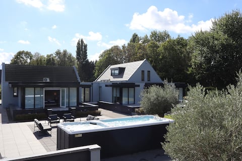 Landgoed Hermitage - Villa Minerva - XXL Jacuzzi