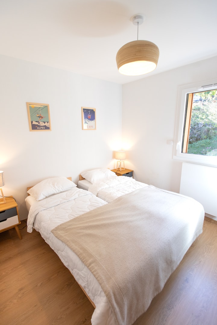 Two single beds that can be joined in one double