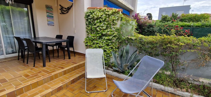 T2 Rez-de-jardin Bord De Mer Et Parking Sur Place. - La Ciotat
