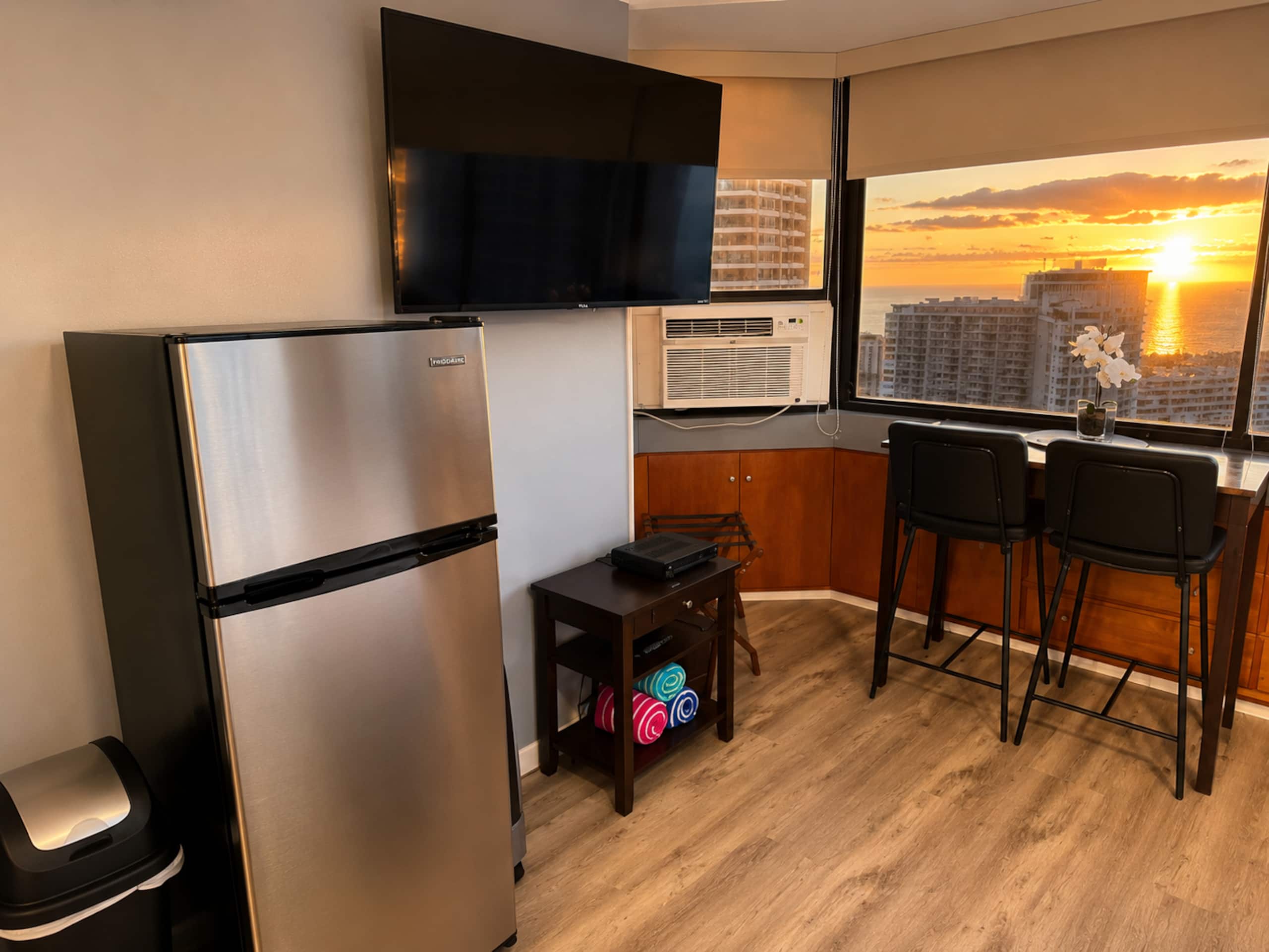 Condo in Honolulu · ★4.93 · 1 bedroom · 2 beds · 1 bath - Image 7