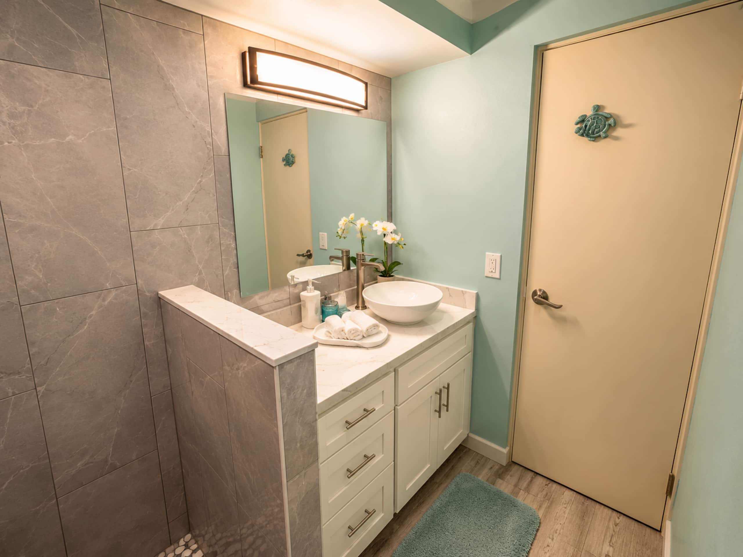 Condo in Honolulu · ★4.93 · 1 bedroom · 2 beds · 1 bath - Image 13