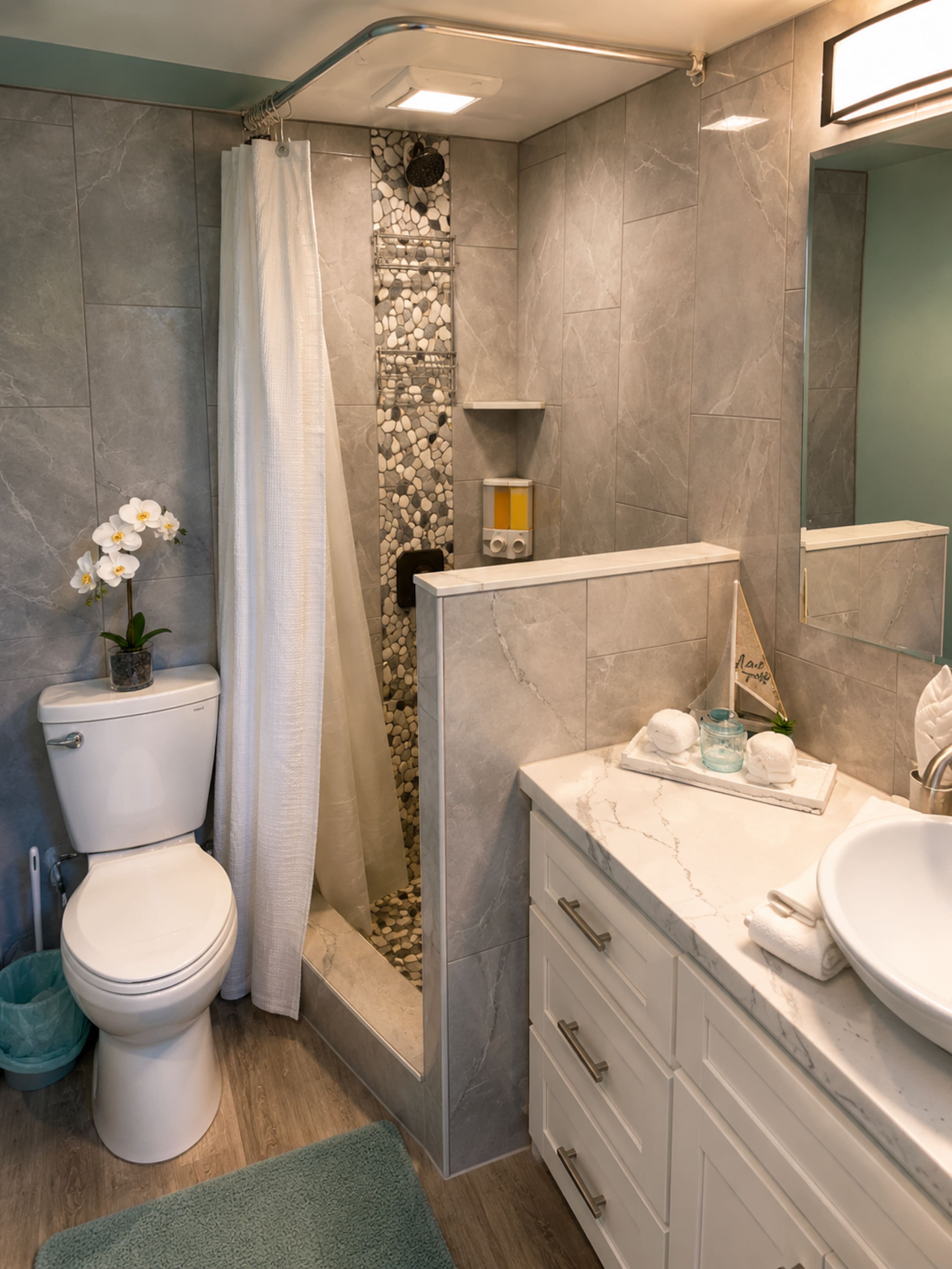 Condo in Honolulu · ★4.93 · 1 bedroom · 2 beds · 1 bath - Image 12
