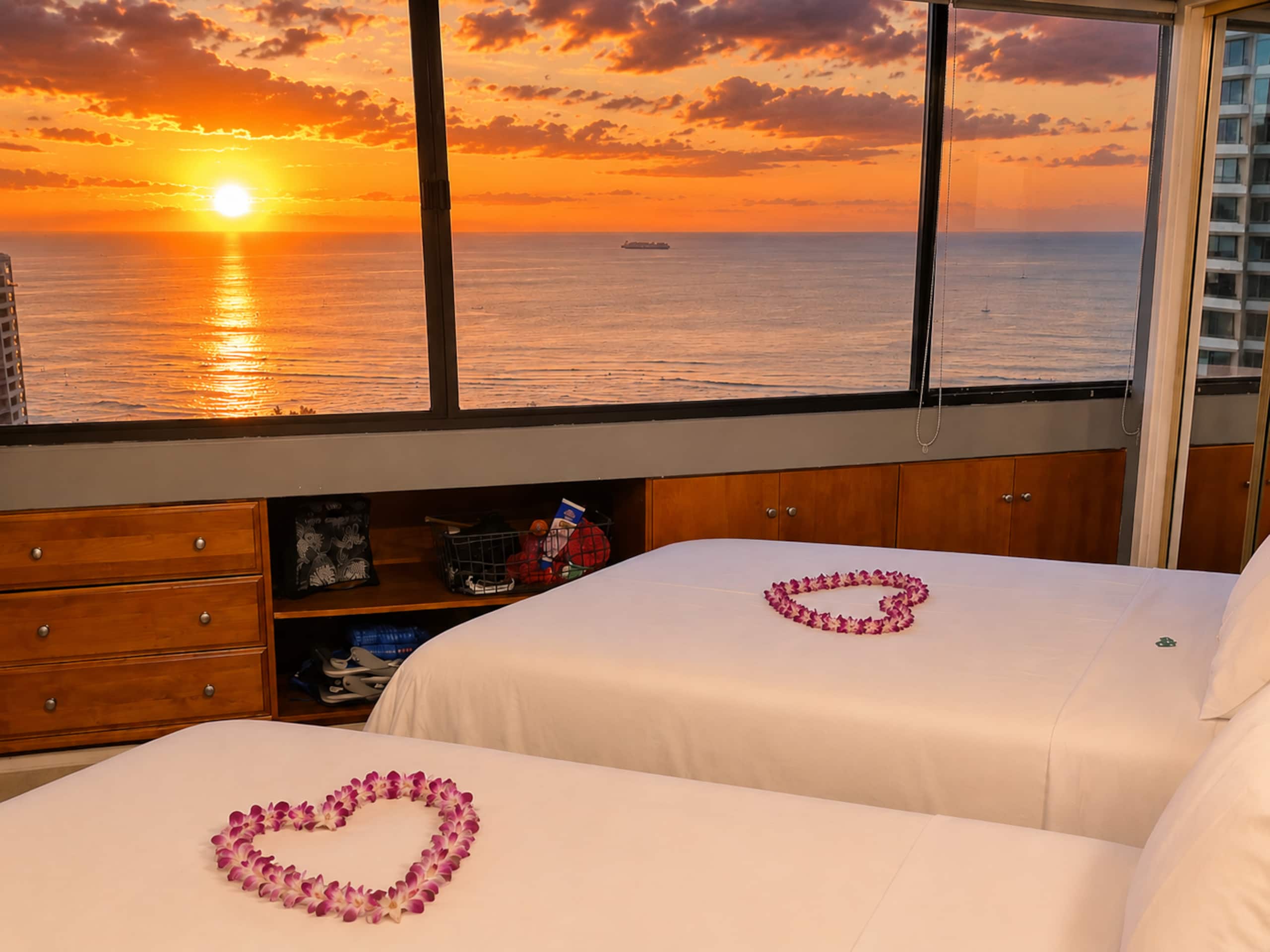 Condo in Honolulu · ★4.93 · 1 bedroom · 2 beds · 1 bath - Image 1