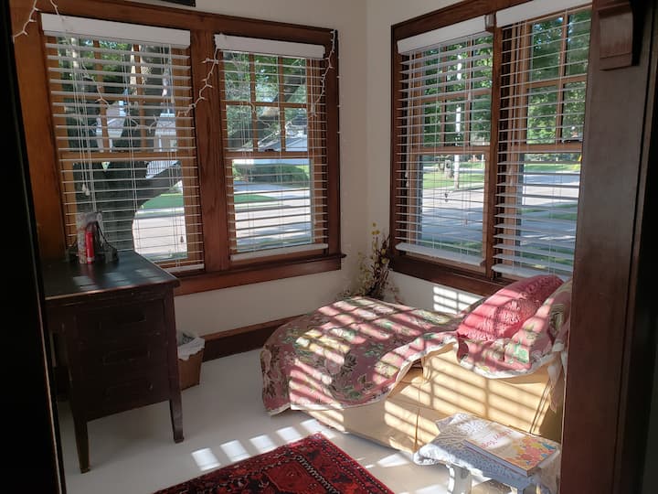 Vintage Cottage In Peabody Park Neighborhood - Appleton, WI