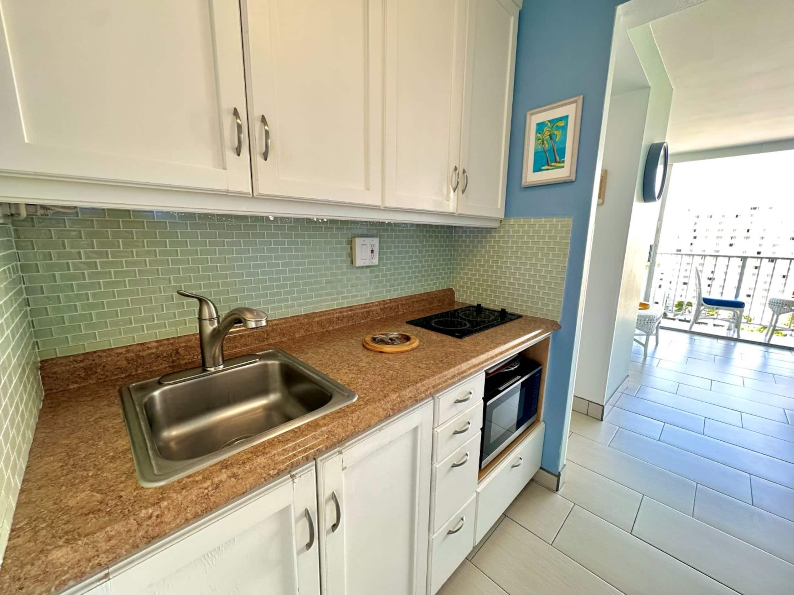 Condo in Honolulu · ★4.91 · Studio · 2 beds · 1 private bath - Image 9