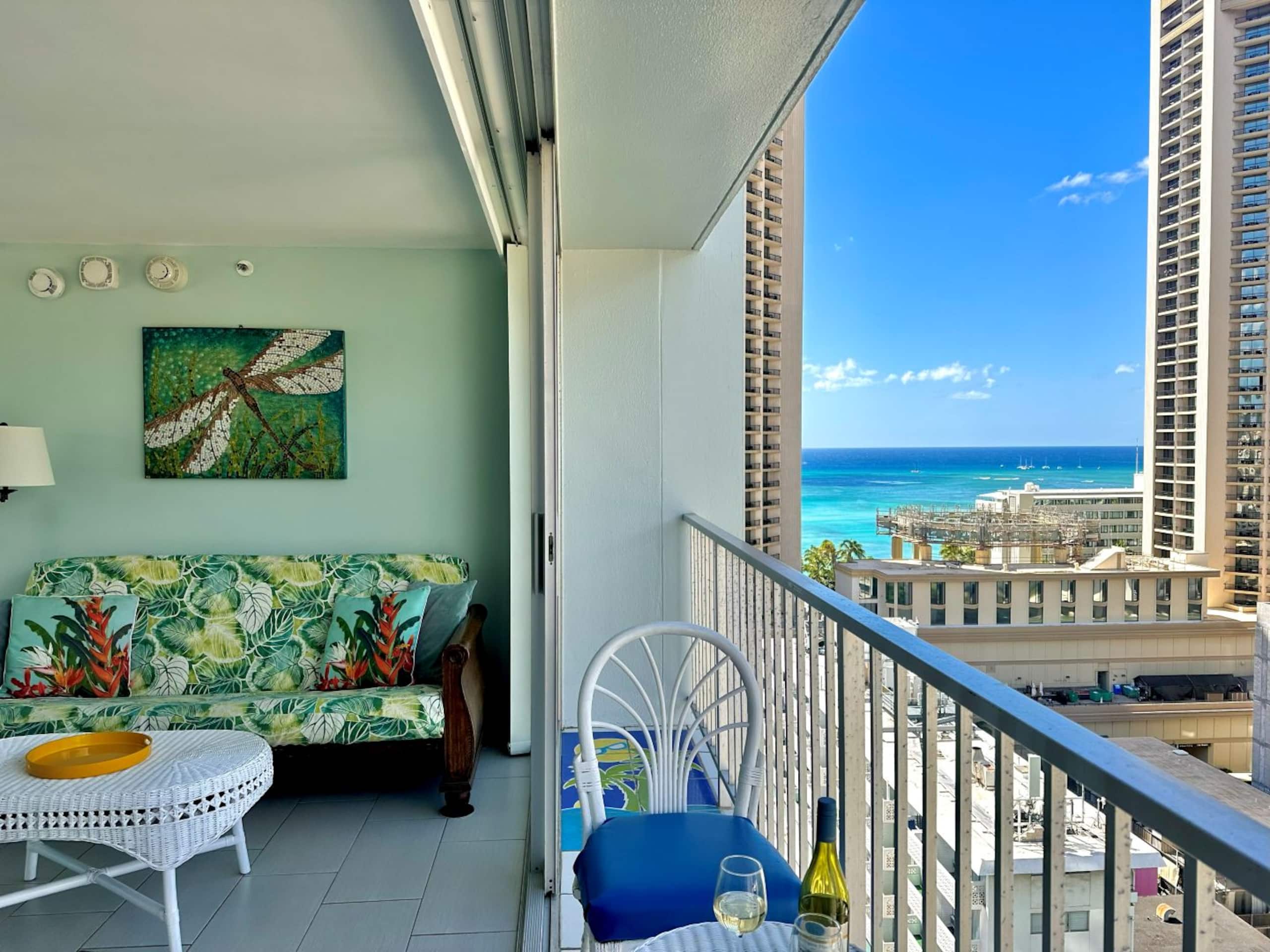 Condo in Honolulu · ★4.91 · Studio · 2 beds · 1 private bath - Image 3