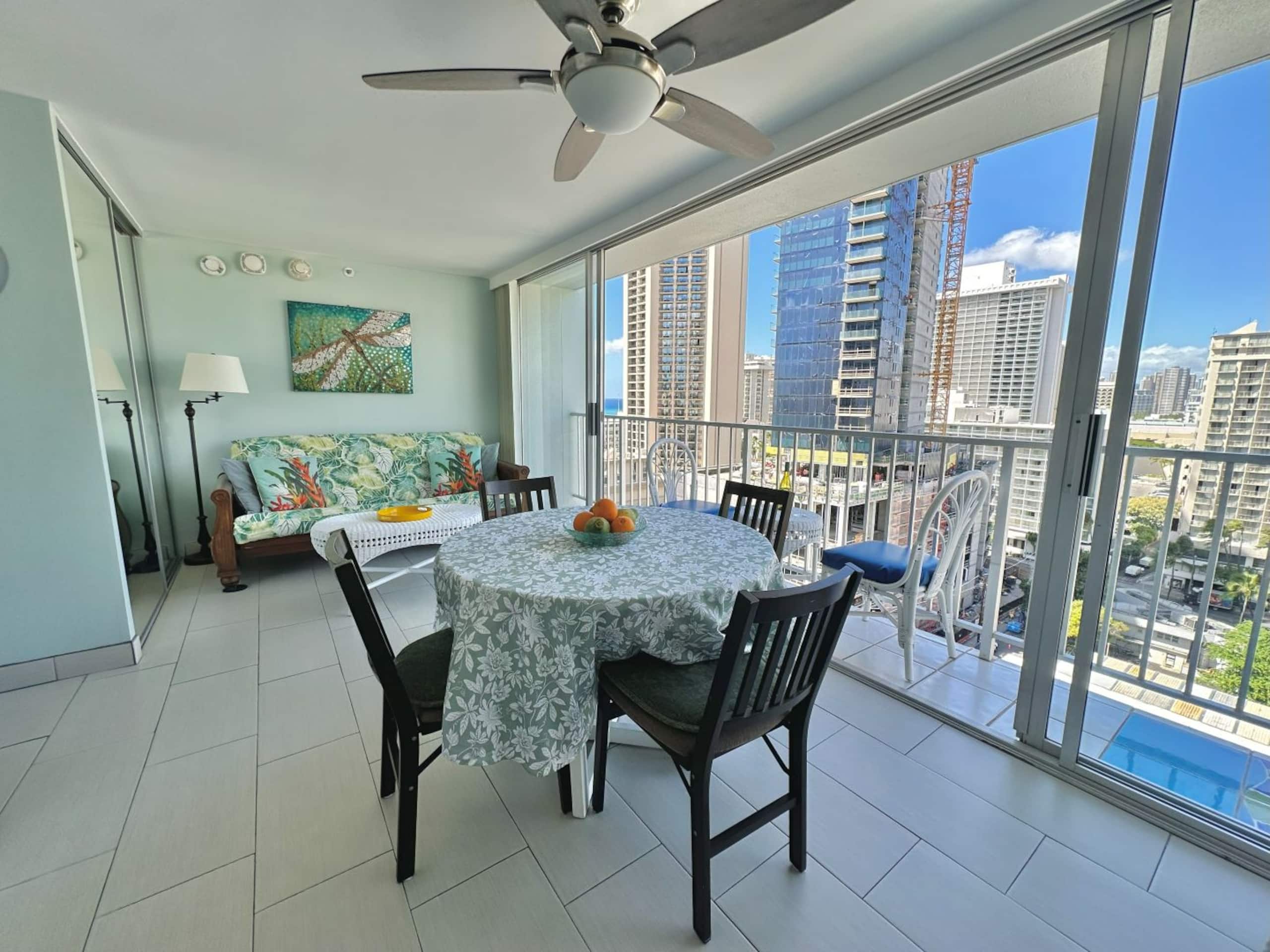 Condo in Honolulu · ★4.91 · Studio · 2 beds · 1 private bath - Image 4