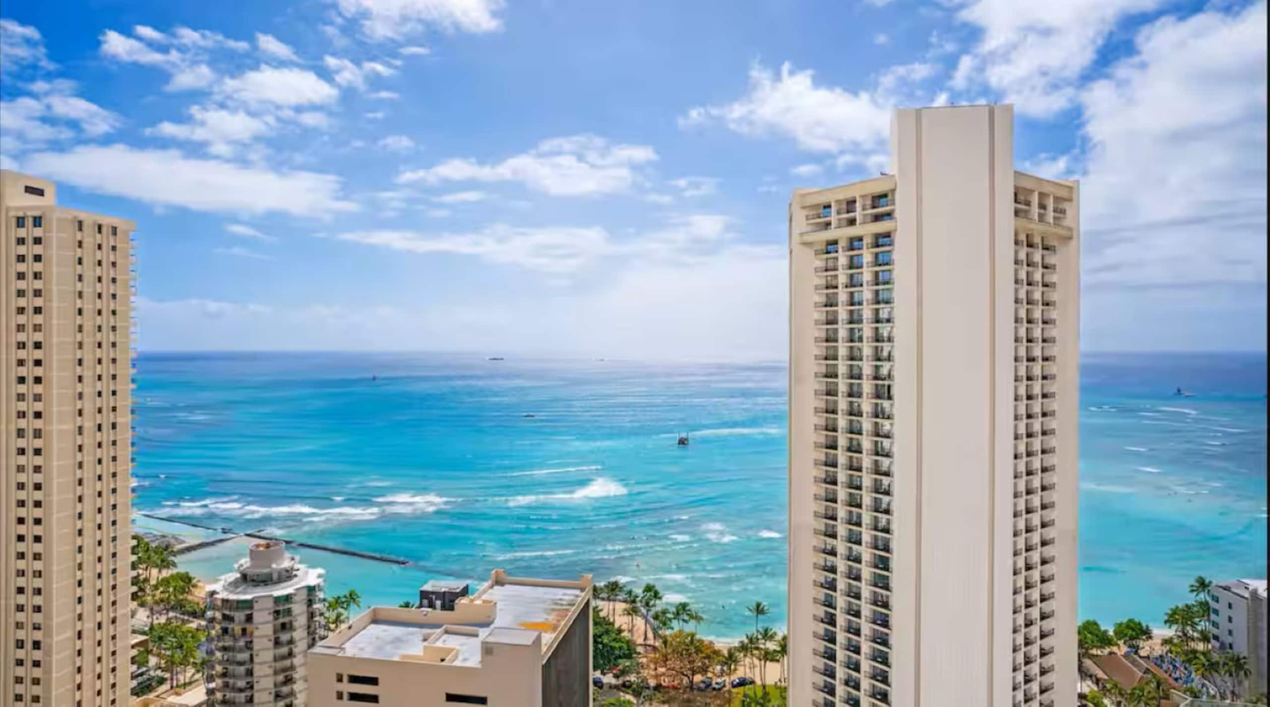 Condo in Honolulu · ★4.91 · Studio · 2 beds · 1 private bath - Image 42