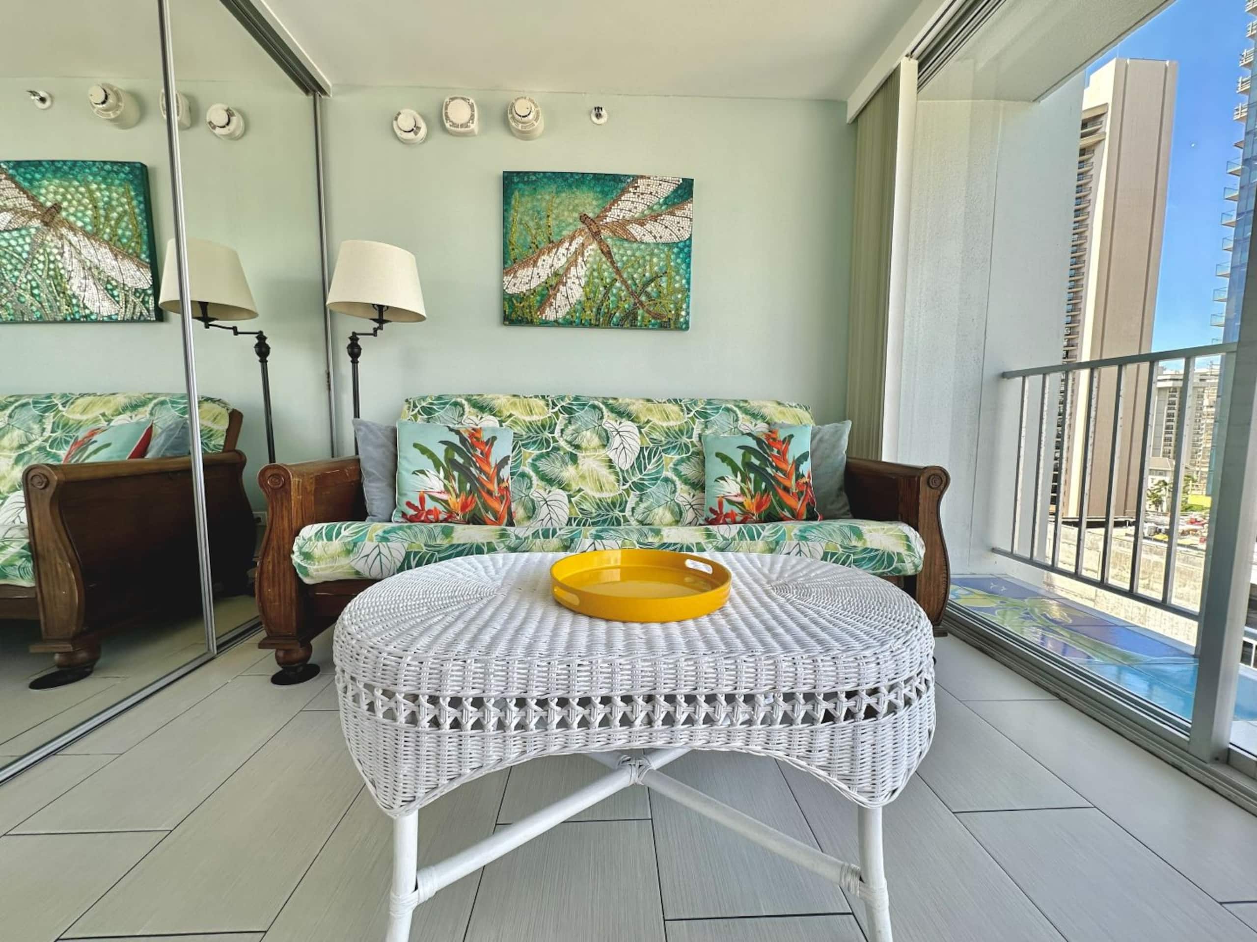 Condo in Honolulu · ★4.91 · Studio · 2 beds · 1 private bath - Image 5