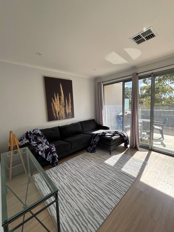Modern 2 Bedroom Apartment With Garage - Tea Tree Gully