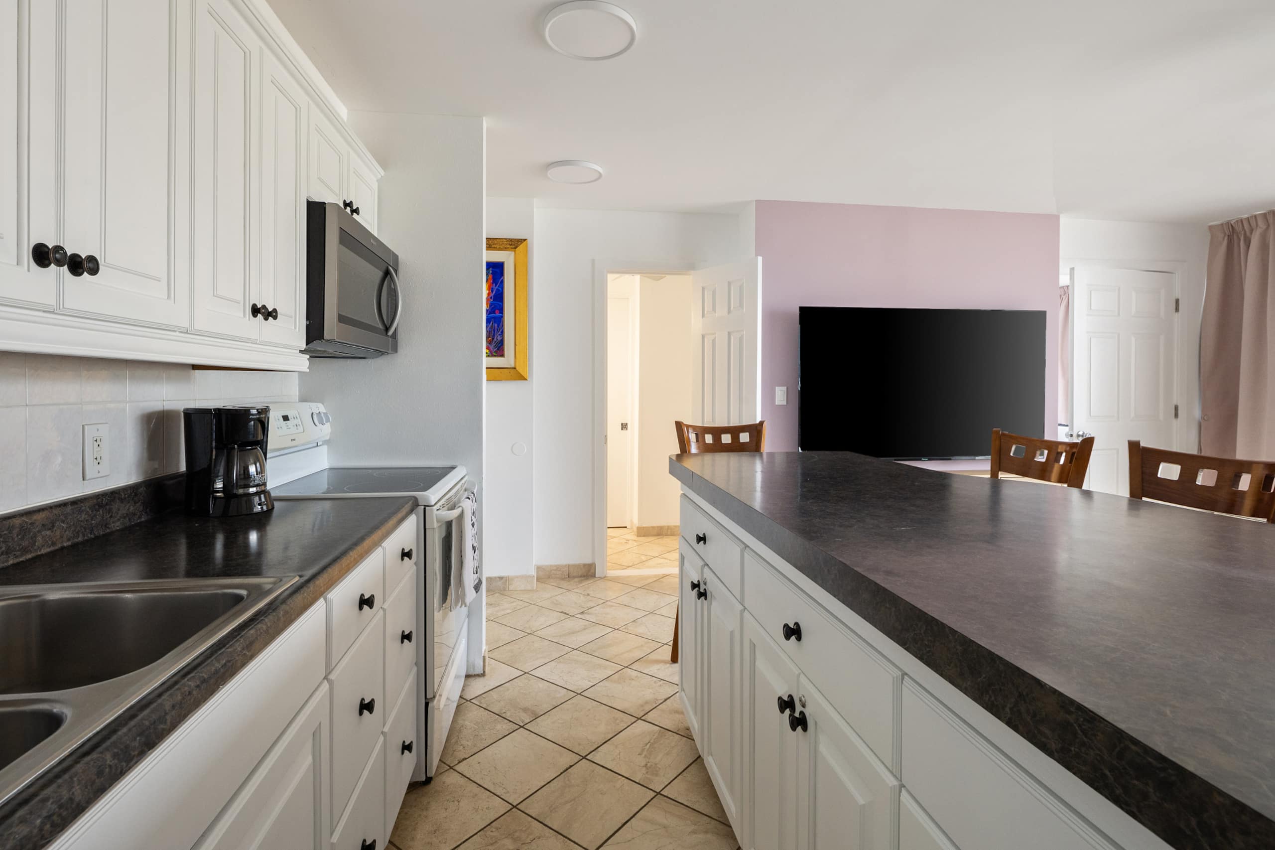 Condo in Honolulu · ★4.72 · 1 bedroom · 3 beds · 1 bath - Image 18