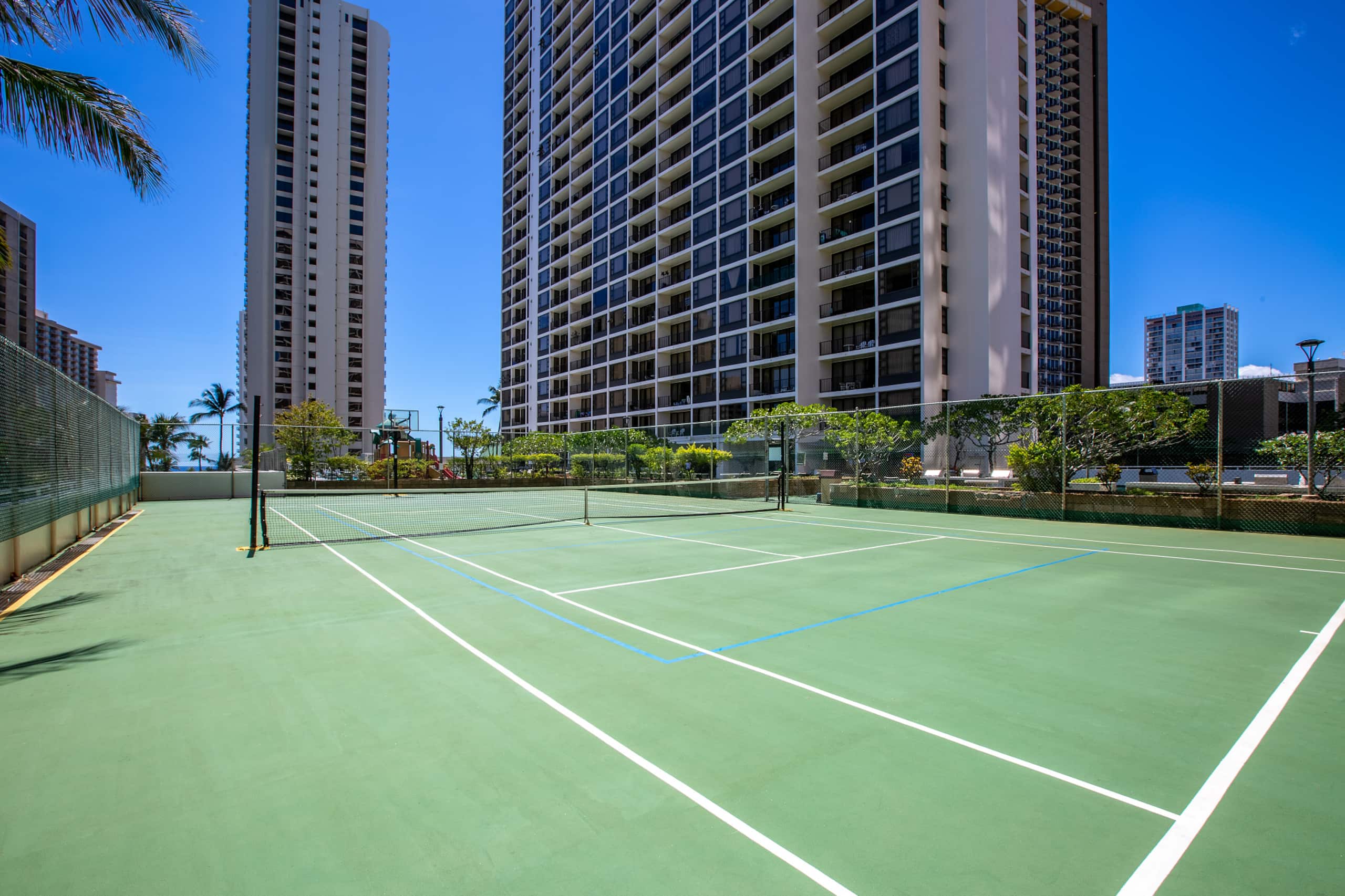 Condo in Honolulu · ★4.72 · 1 bedroom · 3 beds · 1 bath - Image 32