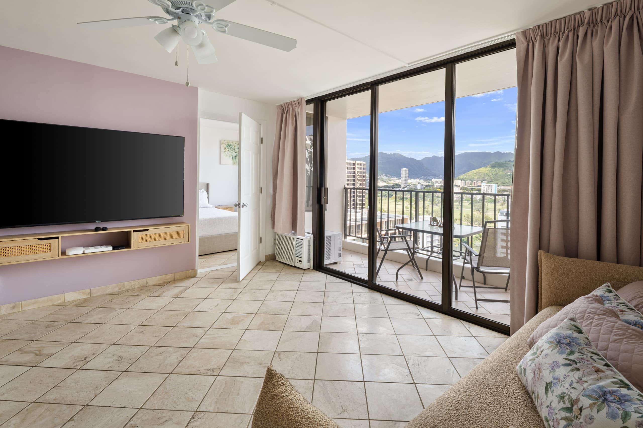 Condo in Honolulu · ★4.72 · 1 bedroom · 3 beds · 1 bath - Image 9