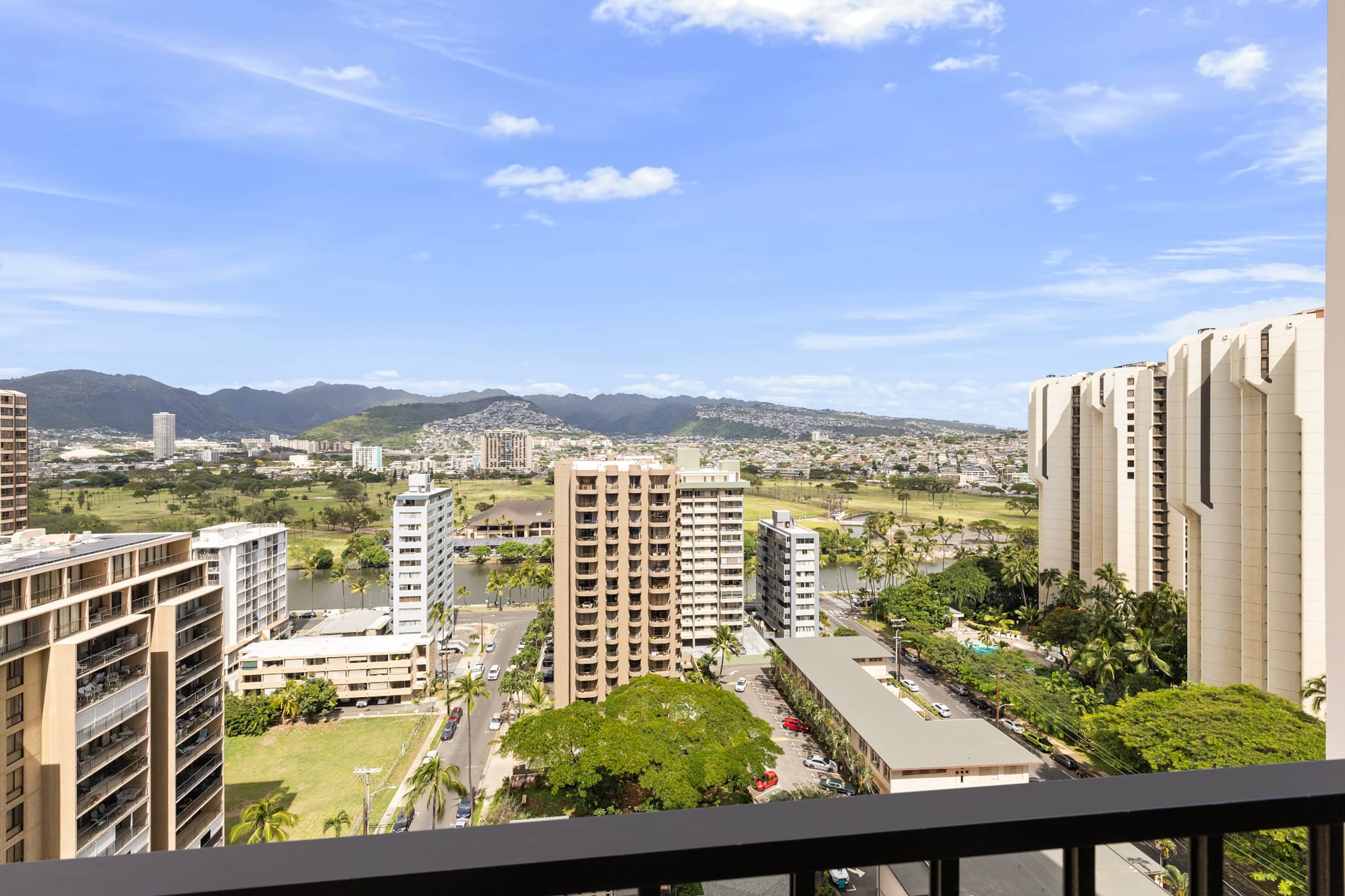 Condo in Honolulu · ★4.72 · 1 bedroom · 3 beds · 1 bath - Image 10