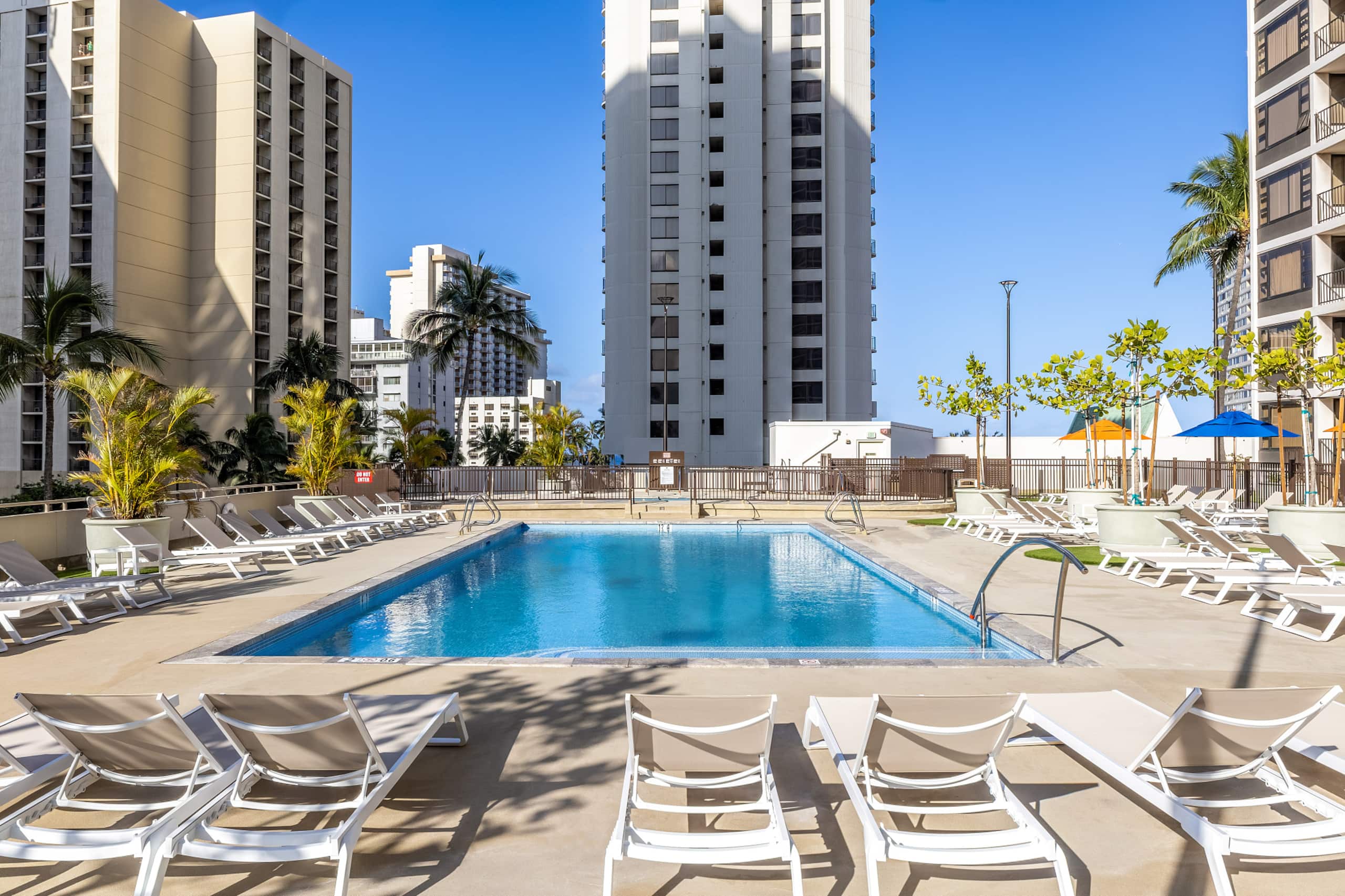 Condo in Honolulu · ★4.72 · 1 bedroom · 3 beds · 1 bath - Image 39