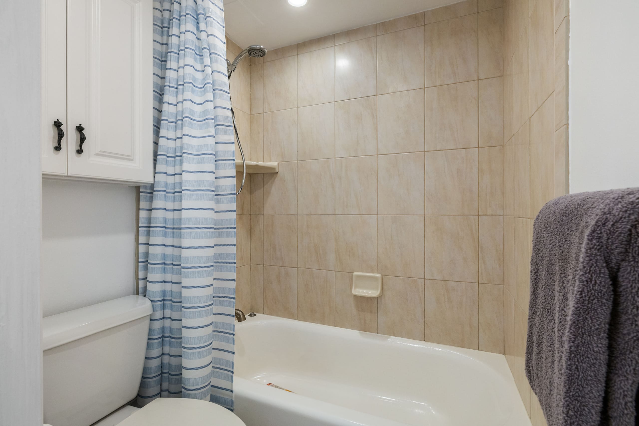 Condo in Honolulu · ★4.72 · 1 bedroom · 3 beds · 1 bath - Image 23