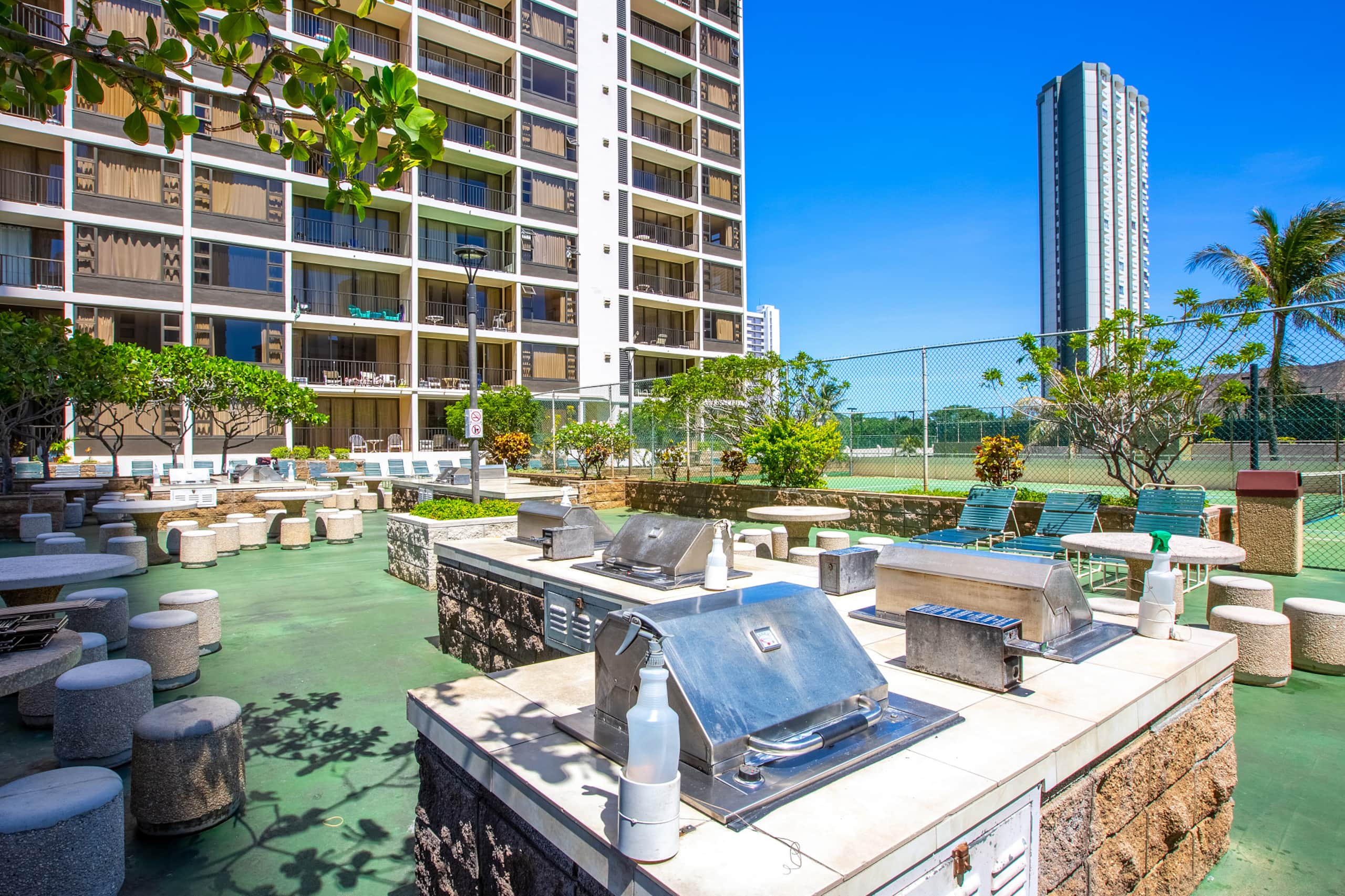 Condo in Honolulu · ★4.72 · 1 bedroom · 3 beds · 1 bath - Image 27