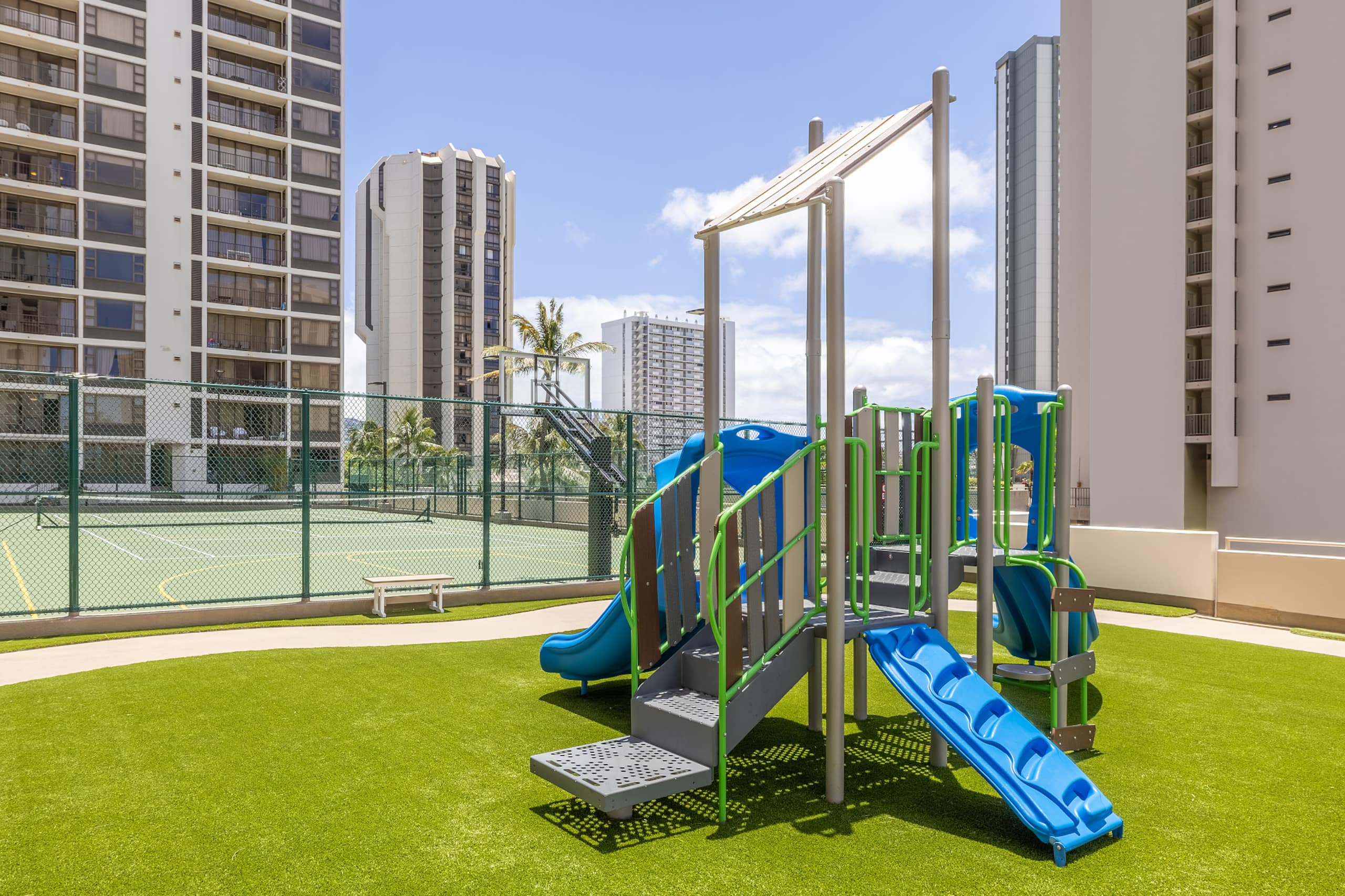 Condo in Honolulu · ★4.72 · 1 bedroom · 3 beds · 1 bath - Image 43