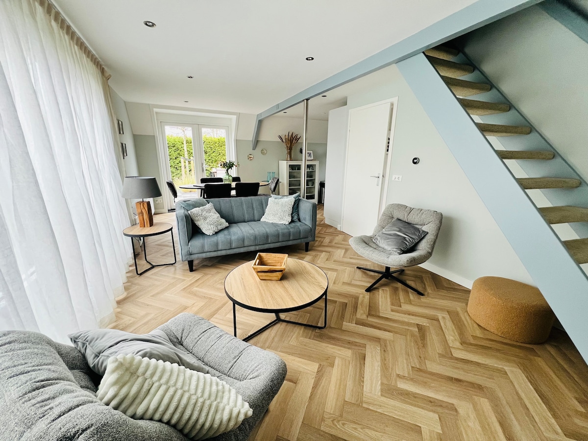 Successful Airbnb property: Child-friendly, walking distance beach and water in Goeree Overflakkee
