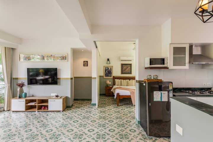 Full kitchen image 2