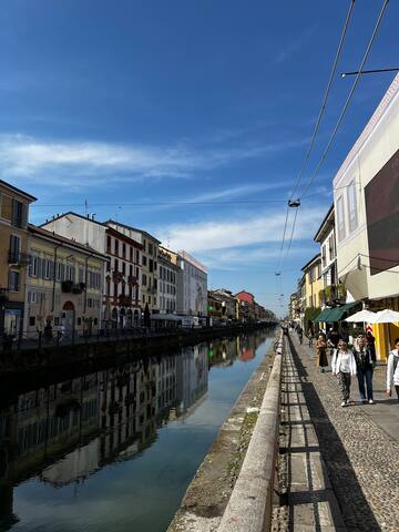 Central and Sunny Apartment – Navigli gallery image 5