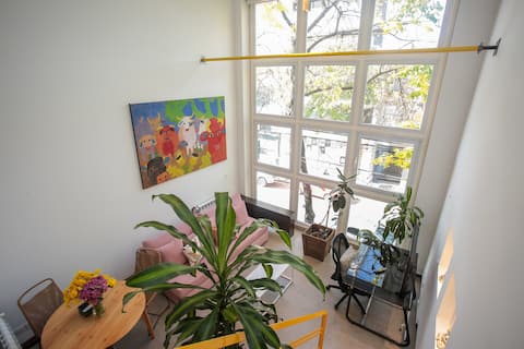 Successful Airbnb property: Super bright modern Loft: high ceiling and terrace in Comuna 14