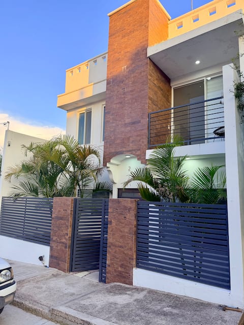 Luxurious and Modern Stay