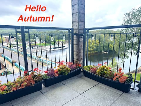 Riverside Penthouse in Balloch, Loch Lomond