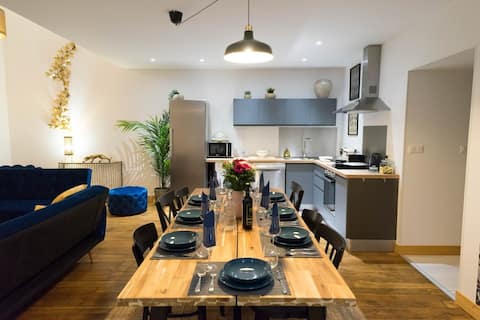 Group Special • Downtown • Helder, the Complete Package