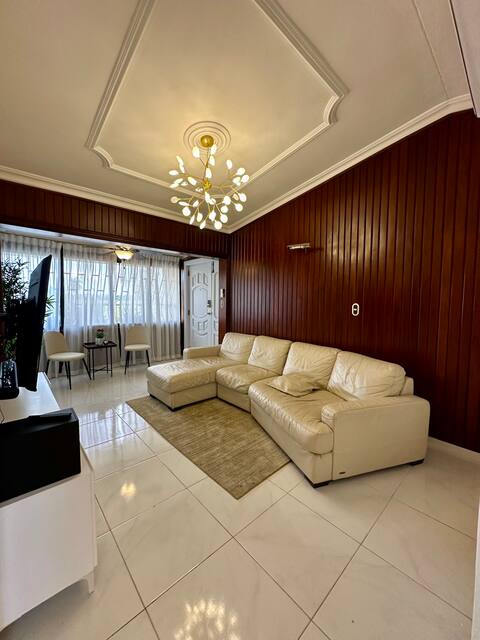Centrally located apartment with central air