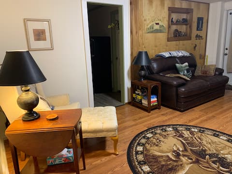 Popular Airbnb listing: The Rail house in North Creek