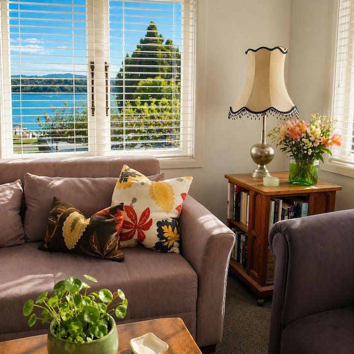 De-vine Cottage - Harbour Views -Near Mt Maunganui - Tauranga