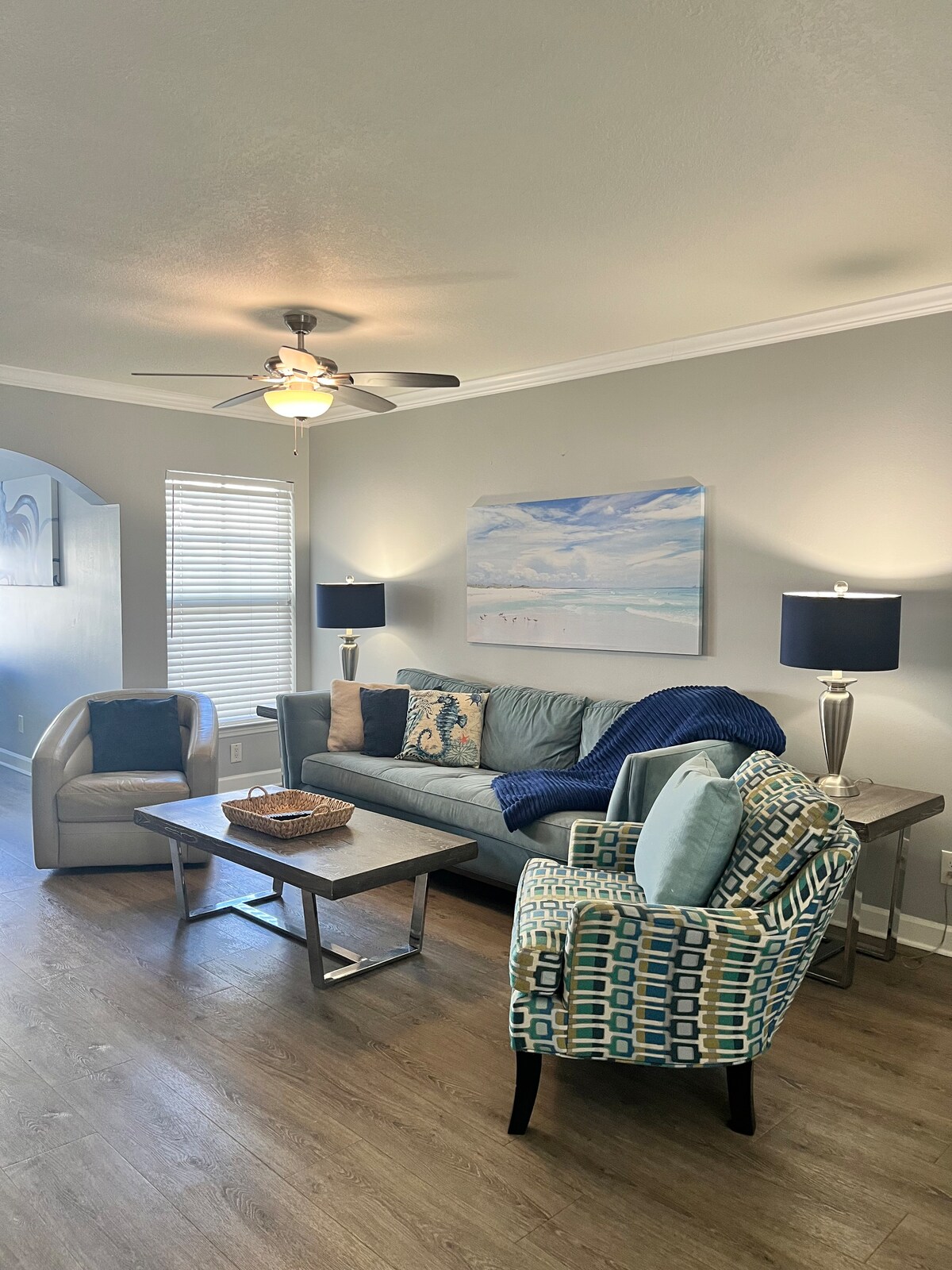 Top performing Airbnb: Ultra-luxe Gulf-view condo with chic coastal style in Indian Shores