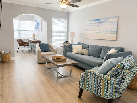Top performing Airbnb: Fall Specials! Fantastic Gulf View Luxury Condo in Indian Shores
