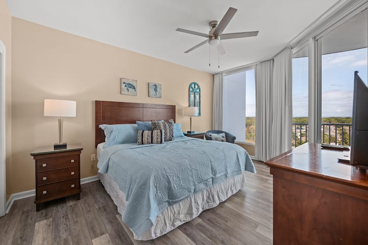 Second Guest Bedroom, private balcony overlooking the Bay.  Gulf Front balcony from the King