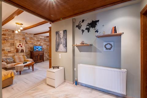 Quiet & Cosy Private Home | 10 mins from airport