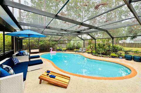 Private Pool  |  Pet-Friendly  |  Fenced-in Yard