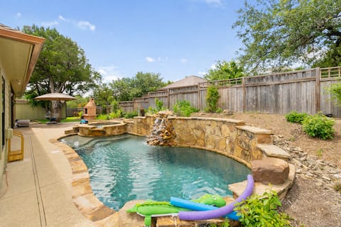 Private Pool & Hot tub with Lake Park access