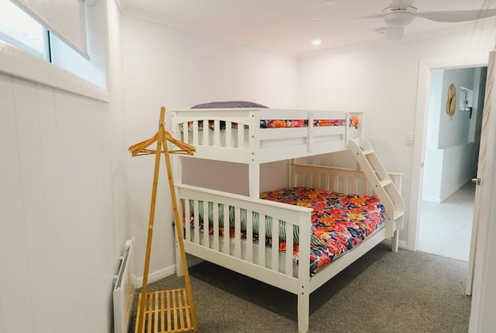 საძინებელი 4