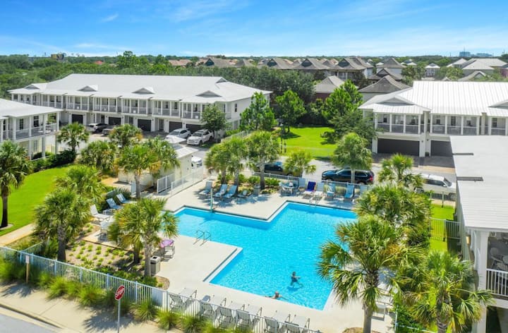 Family Beach Vacay | Heated Pool | Destin Commons